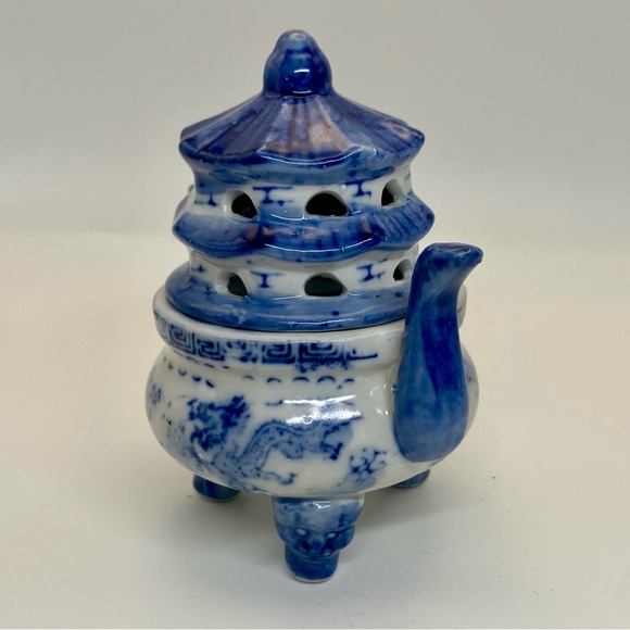 Porcelain pagoda censer - Picture 5 of 14